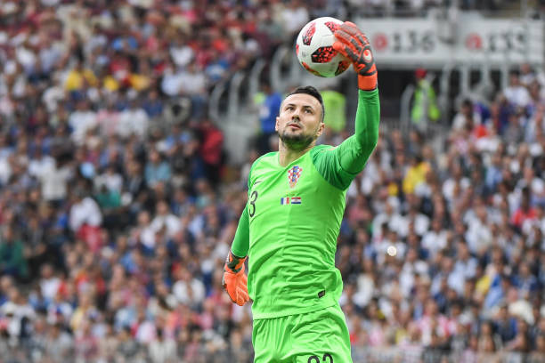 依旧保持着 依旧保持着